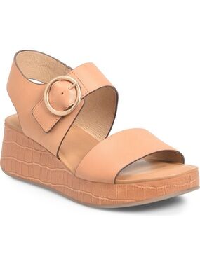 Sofft Women’s Platform Sandal with Buckle